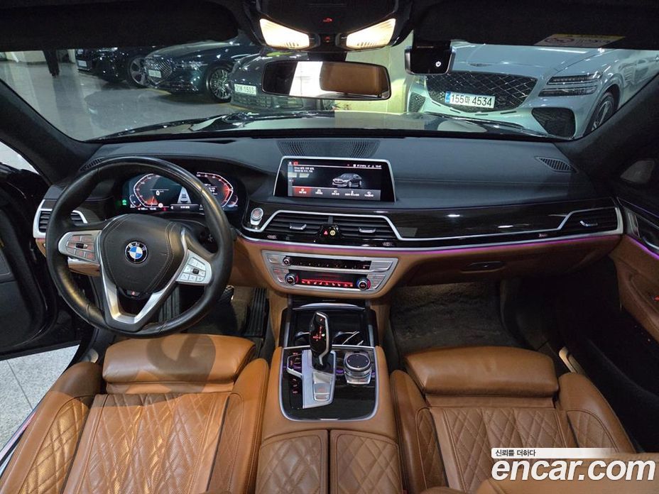 BMW 7-Series (G11) фото 8