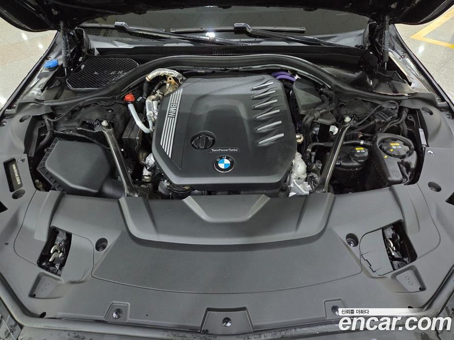BMW 7-Series (G11) фото 18