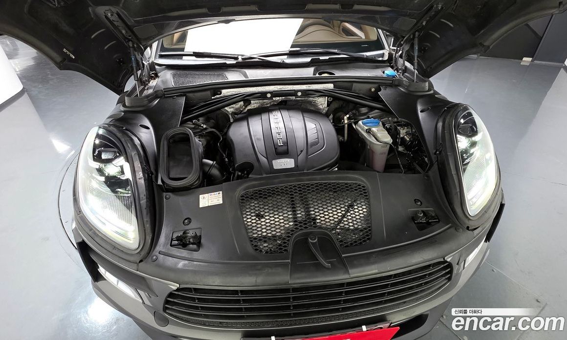 Porsche Macan фото 6