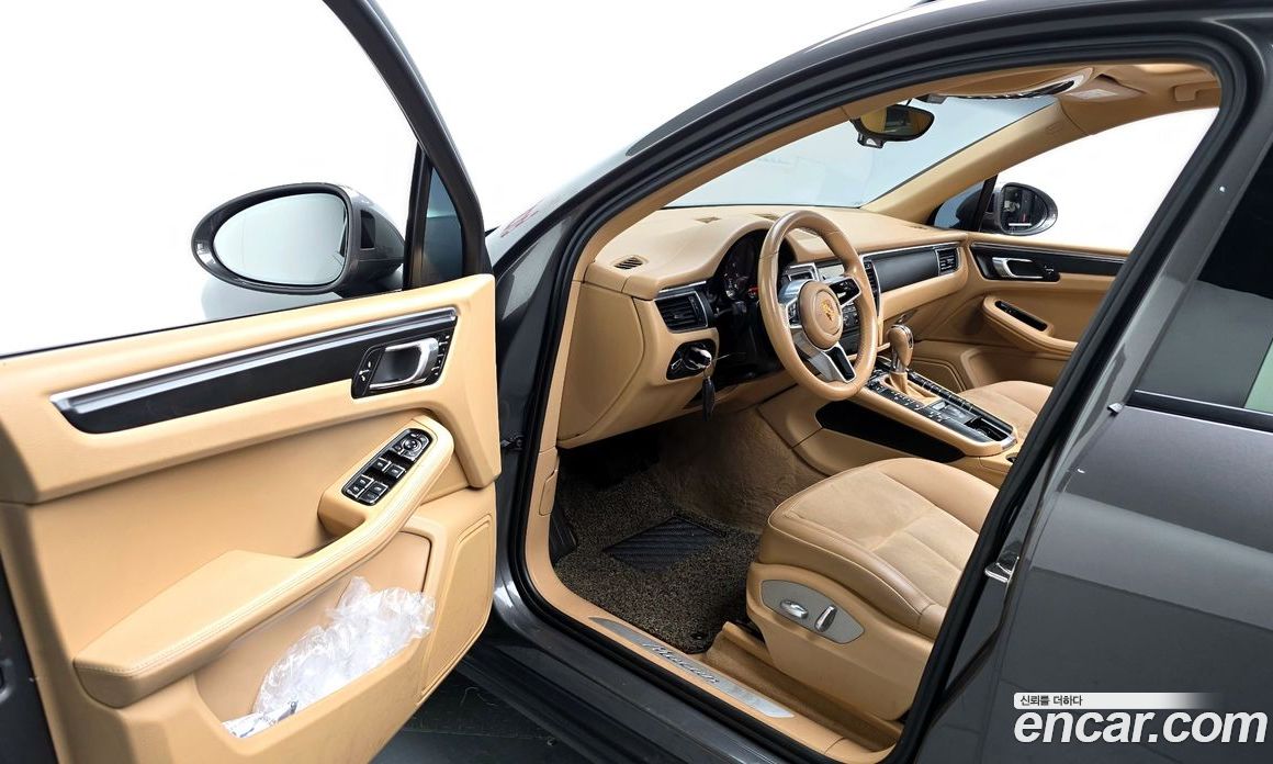 Porsche Macan фото 10