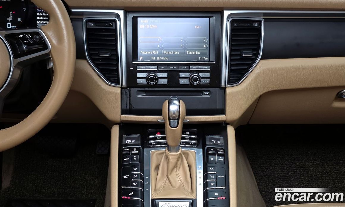 Porsche Macan фото 14