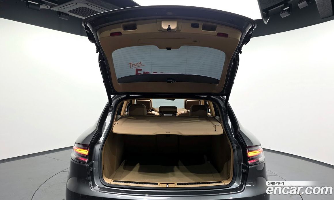 Porsche Macan фото 20