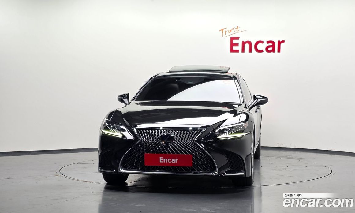 Lexus LS500h 5th Gen фото 3