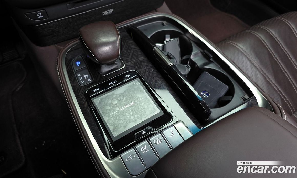 Lexus LS500h 5th Gen фото 9