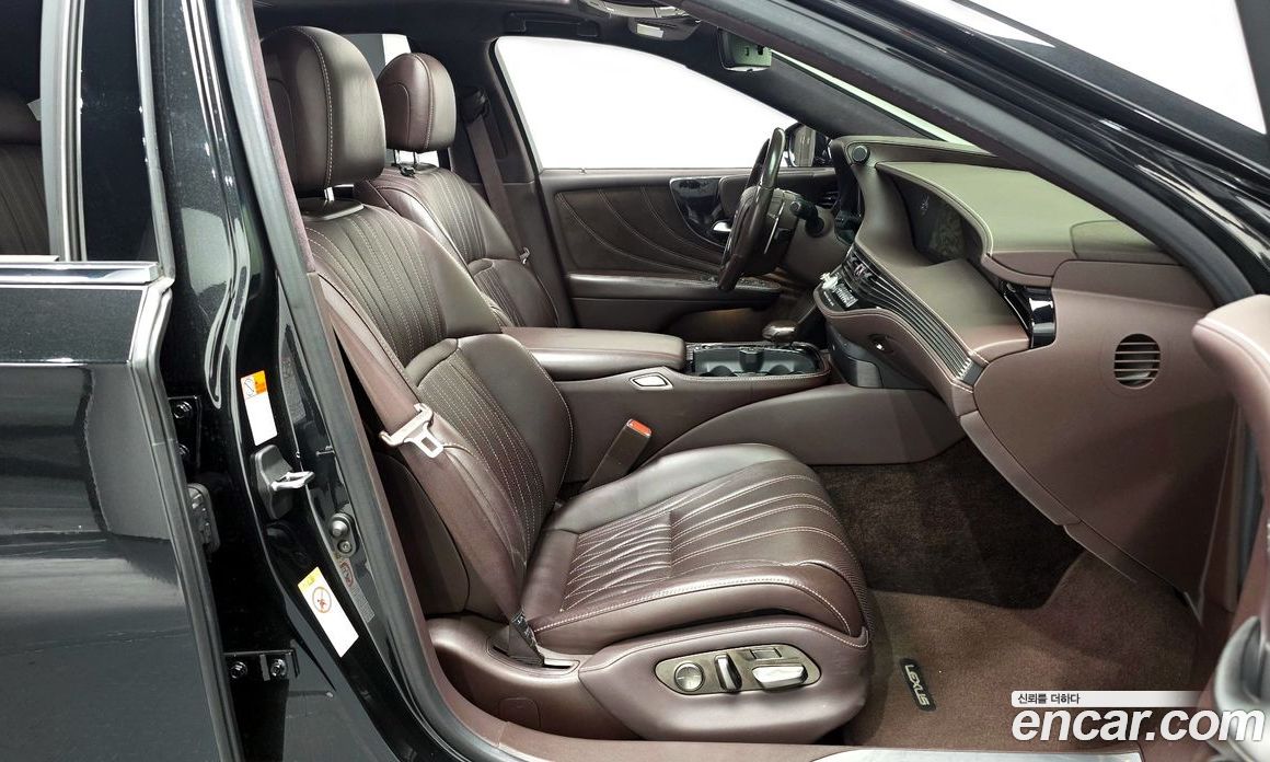 Lexus LS500h 5th Gen фото 11