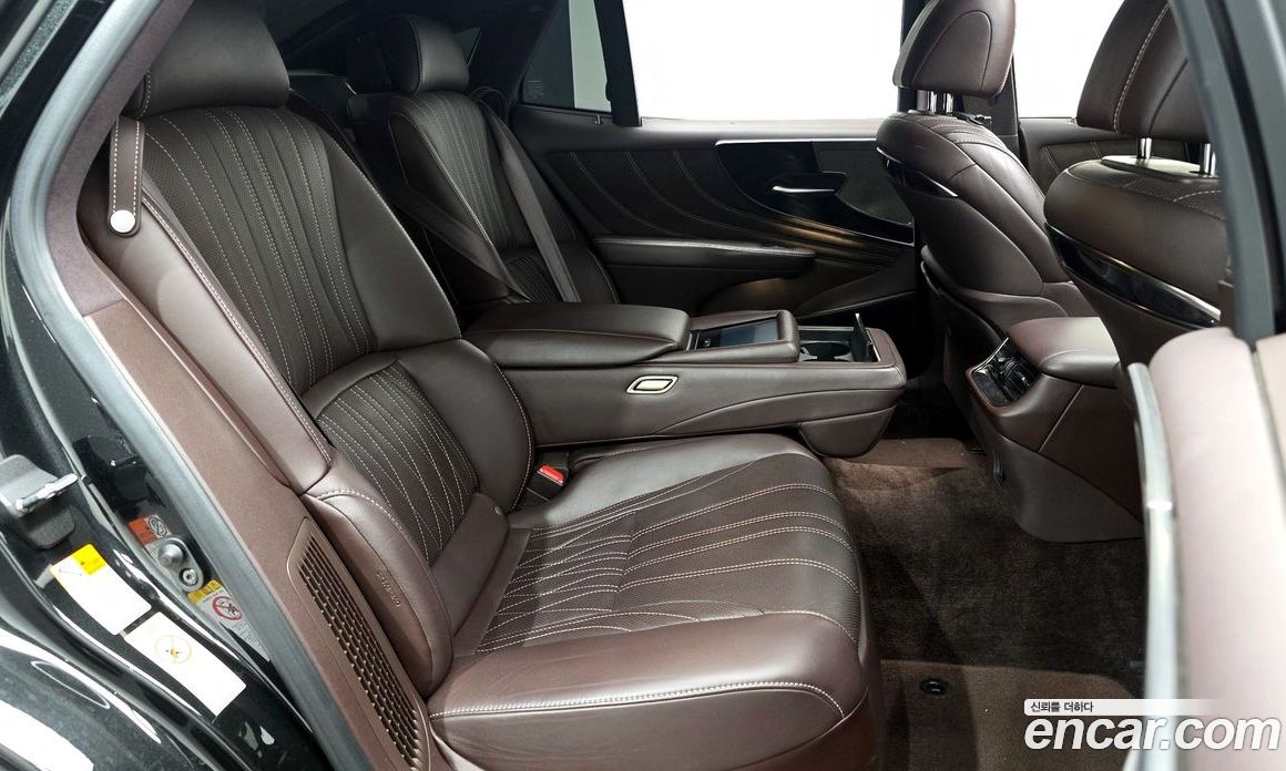 Lexus LS500h 5th Gen фото 12