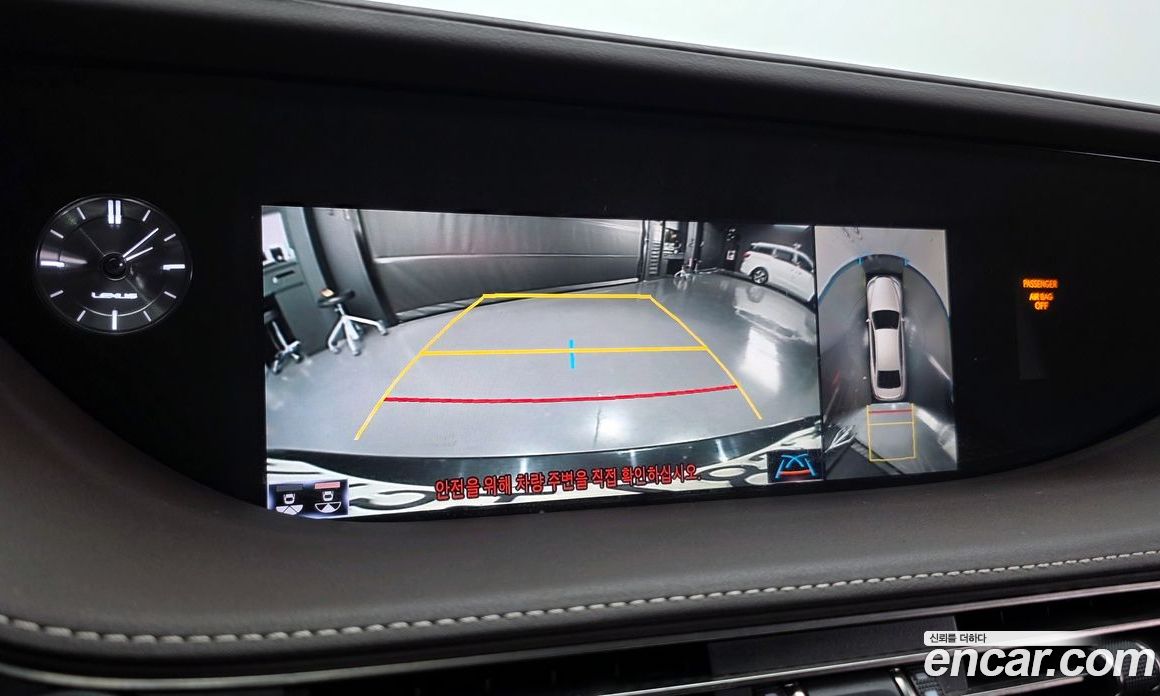 Lexus LS500h 5th Gen фото 15