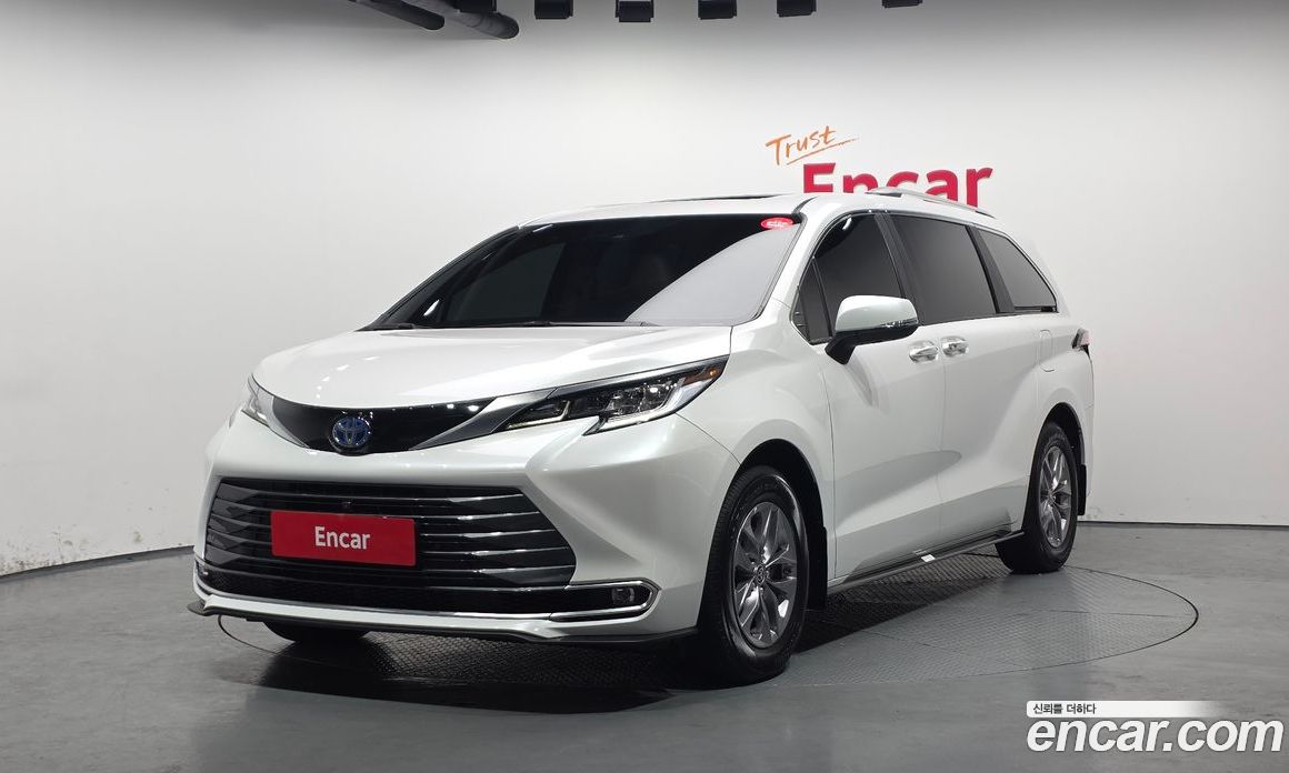 Toyota Sienna 4th Gen