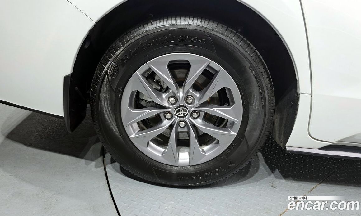 Toyota Sienna 4th Gen фото 5