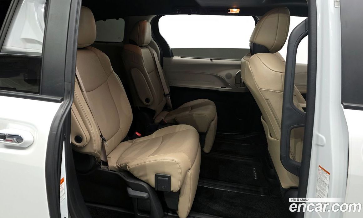 Toyota Sienna 4th Gen фото 11