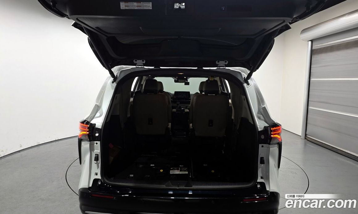 Toyota Sienna 4th Gen фото 20