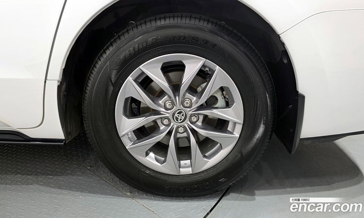 Toyota Sienna 4th Gen фото 21