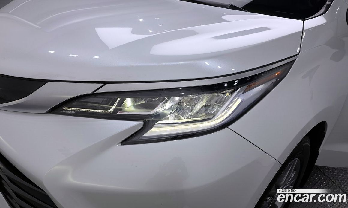Toyota Sienna 4th Gen фото 22