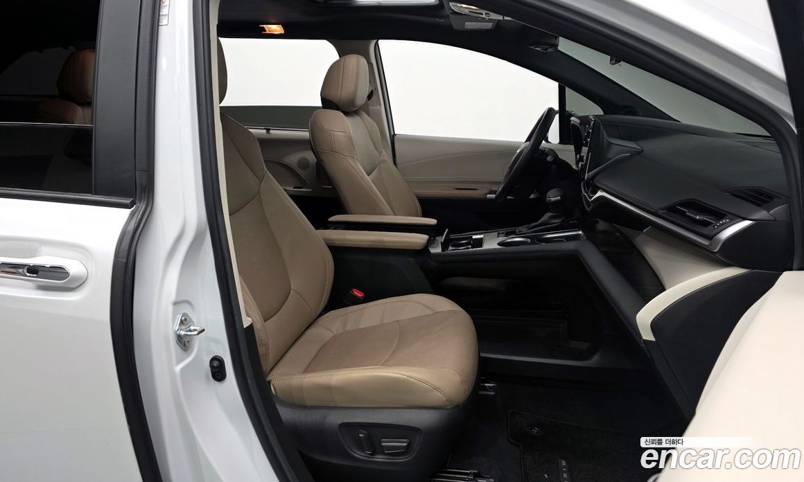 Toyota Sienna 4th Gen фото 26