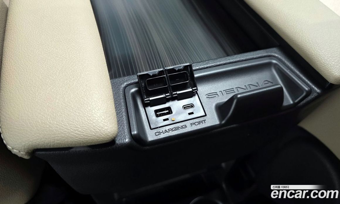 Toyota Sienna 4th Gen фото 31