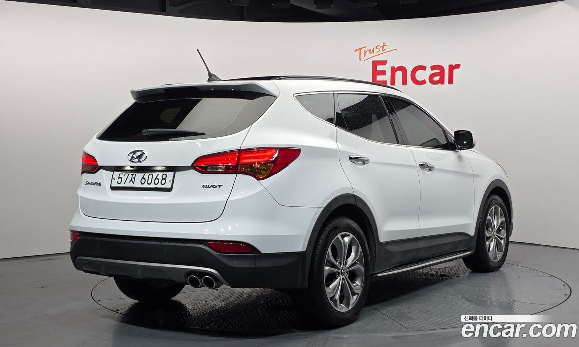 Hyundai Santa Fe (DM) фото 2