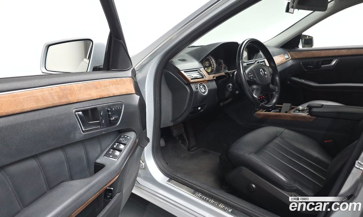 Mercedes-Benz E-Class W212 фото 10