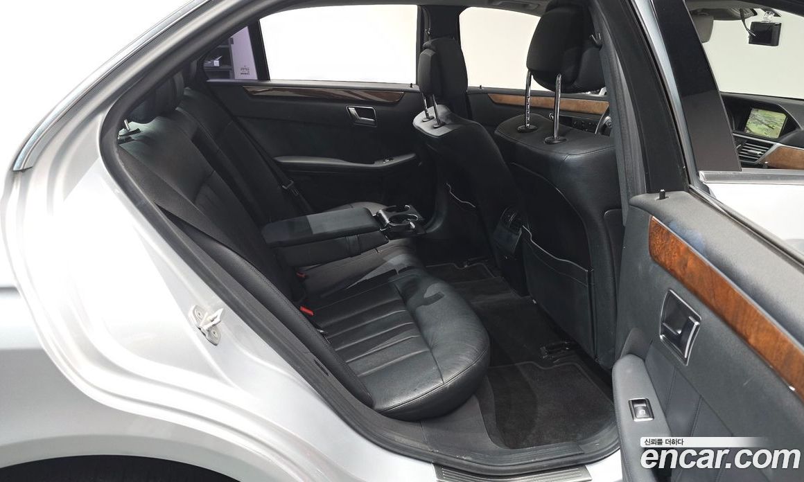 Mercedes-Benz E-Class W212 фото 11