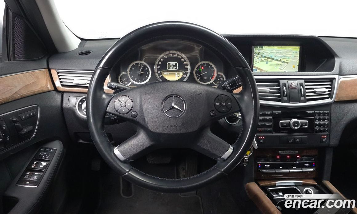 Mercedes-Benz E-Class W212 фото 12