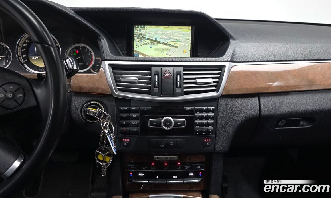 Mercedes-Benz E-Class W212 фото 13