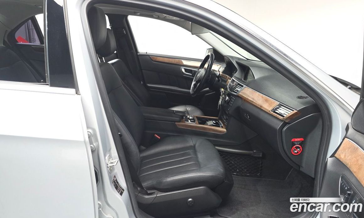 Mercedes-Benz E-Class W212 фото 26