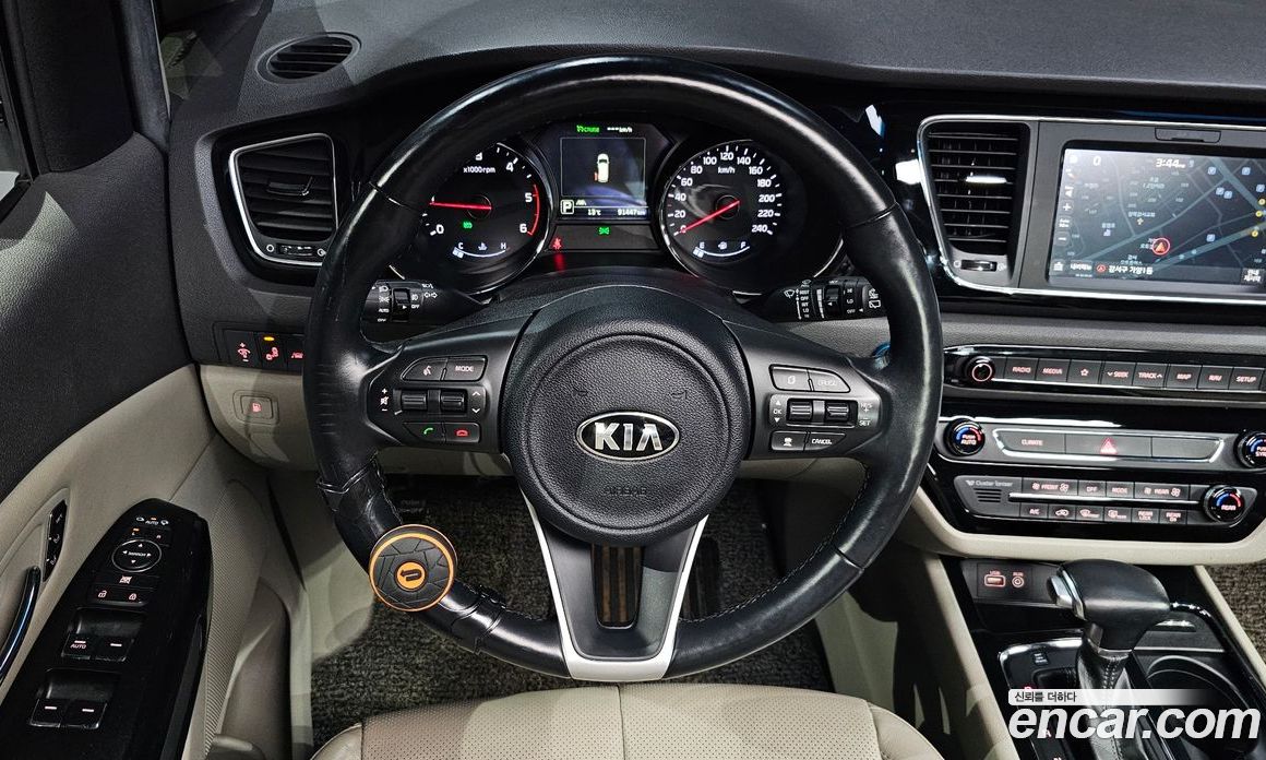 Kia Carnival 3rd Gen фото 13