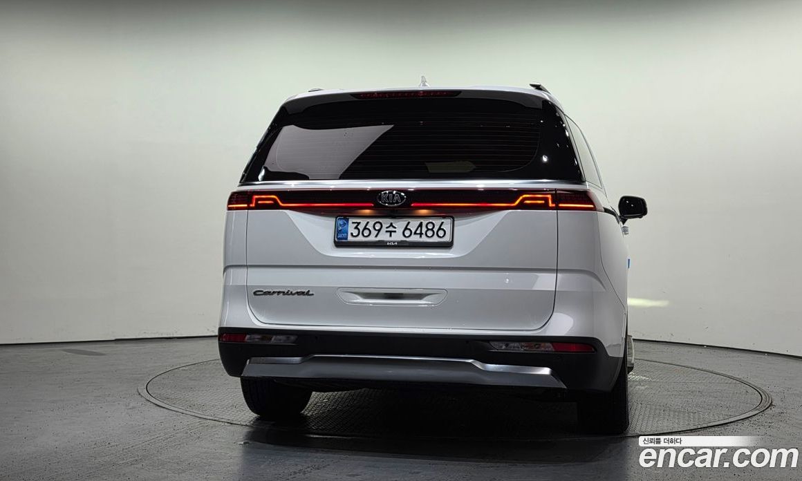 Kia Carnival 4th Gen фото 4