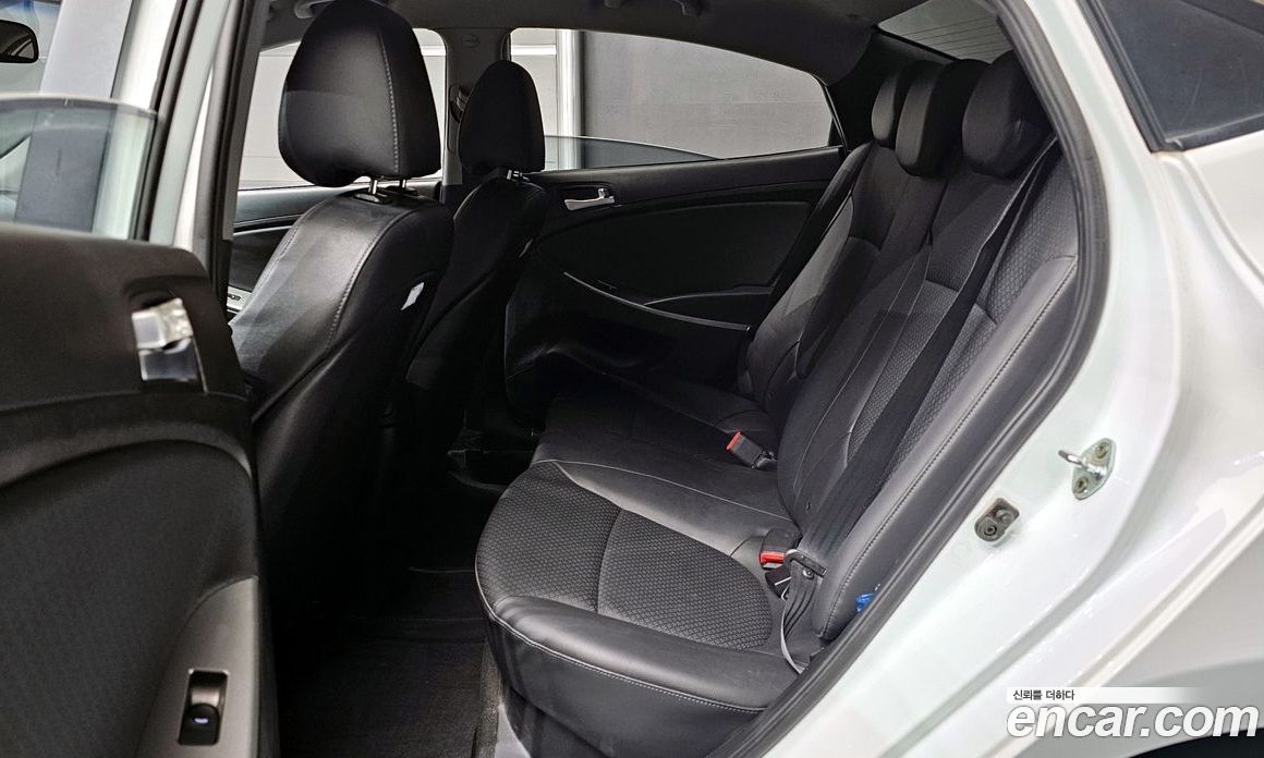 Hyundai Accent (New Type) фото 12