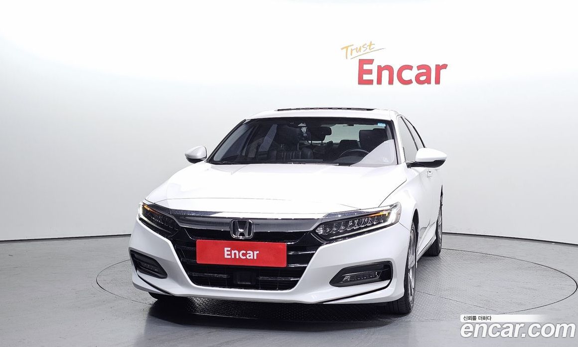 Honda Accord 10th Gen фото 3