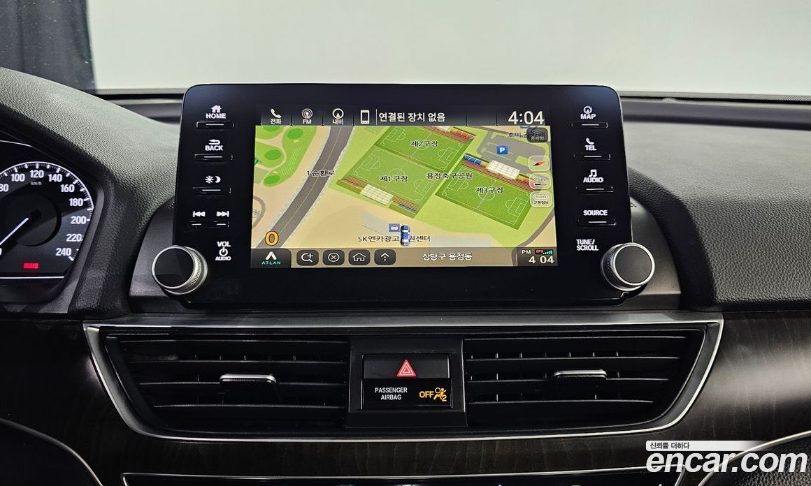 Honda Accord 10th Gen фото 16