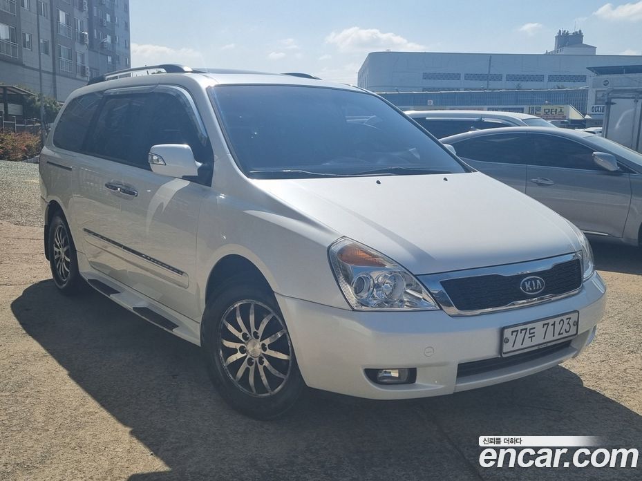 Kia Carnival 2nd Gen Restyling фото 2