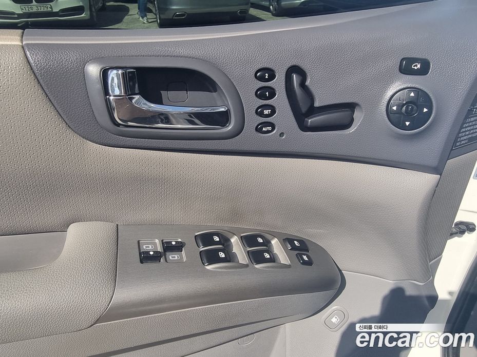 Kia Carnival 2nd Gen Restyling фото 10