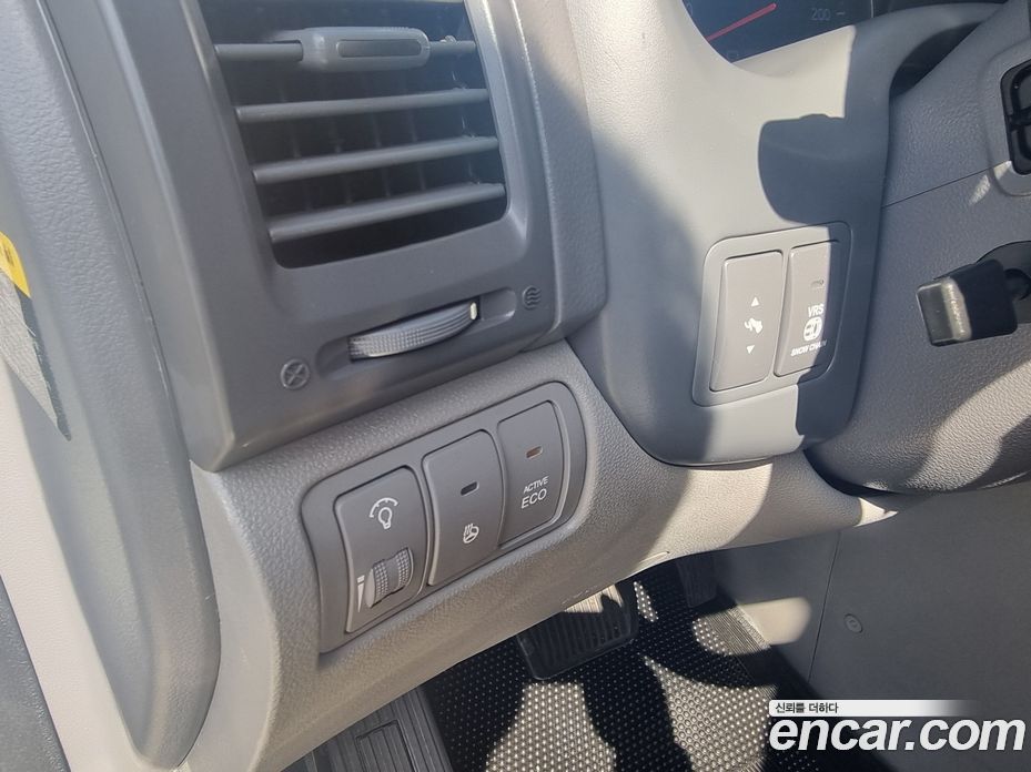 Kia Carnival 2nd Gen Restyling фото 17