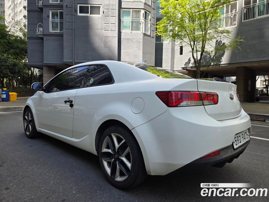 Kia Forte Koup фото 8