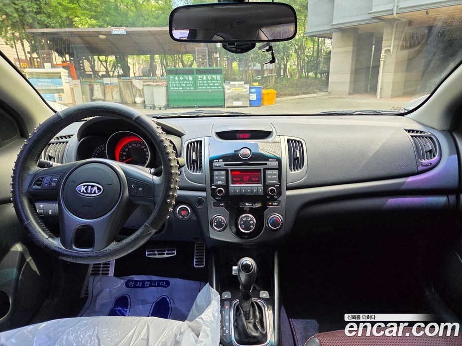 Kia Forte Koup фото 11