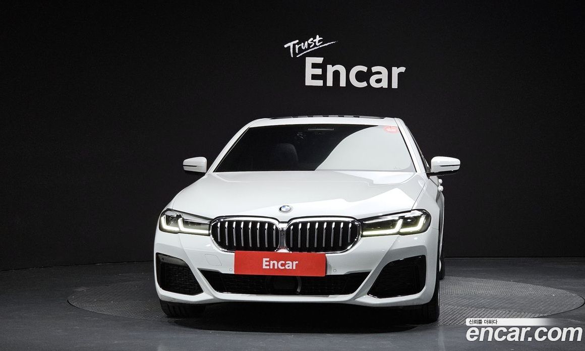 BMW 5-Series (G30) фото 3