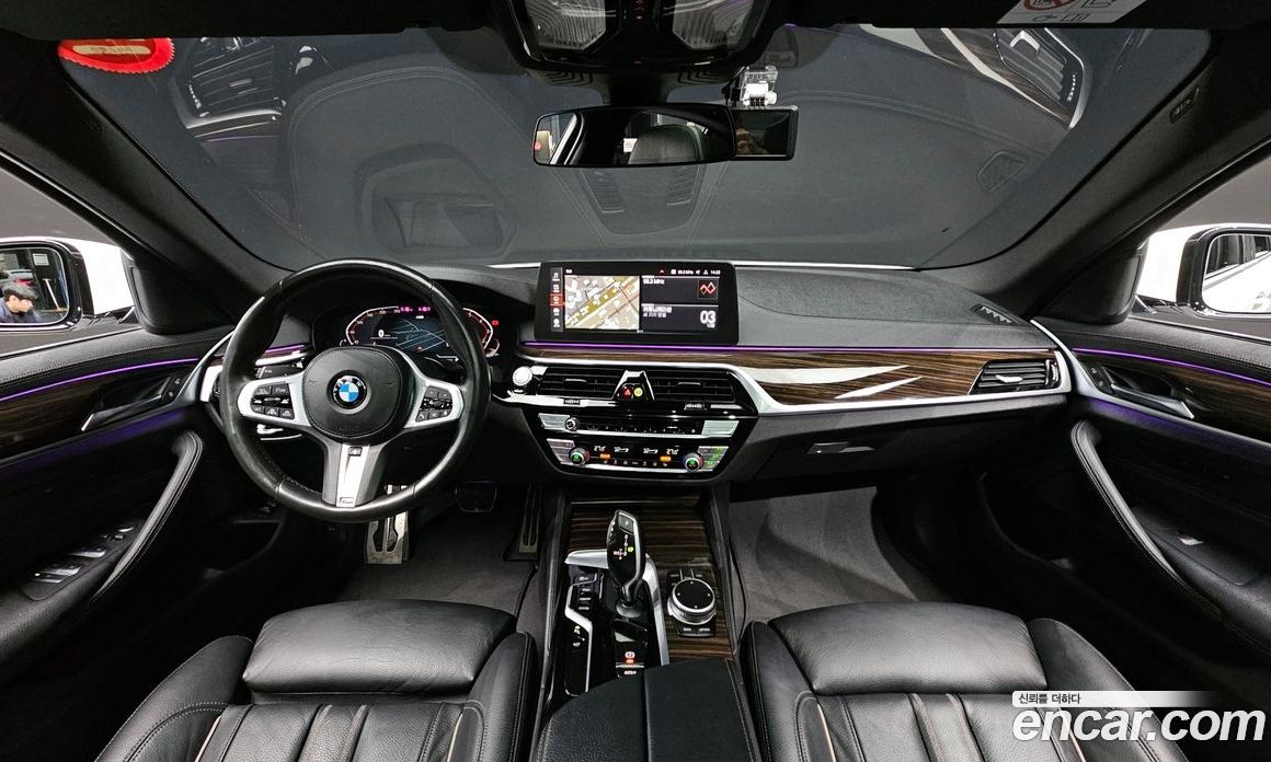 BMW 5-Series (G30) фото 7