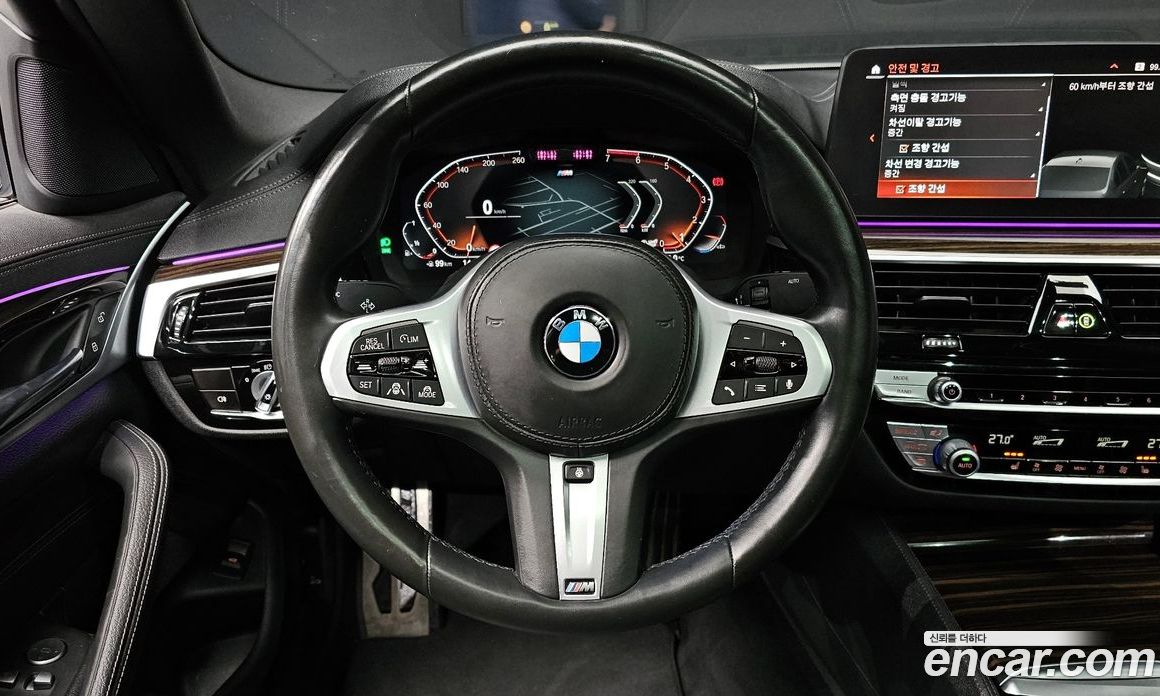 BMW 5-Series (G30) фото 12