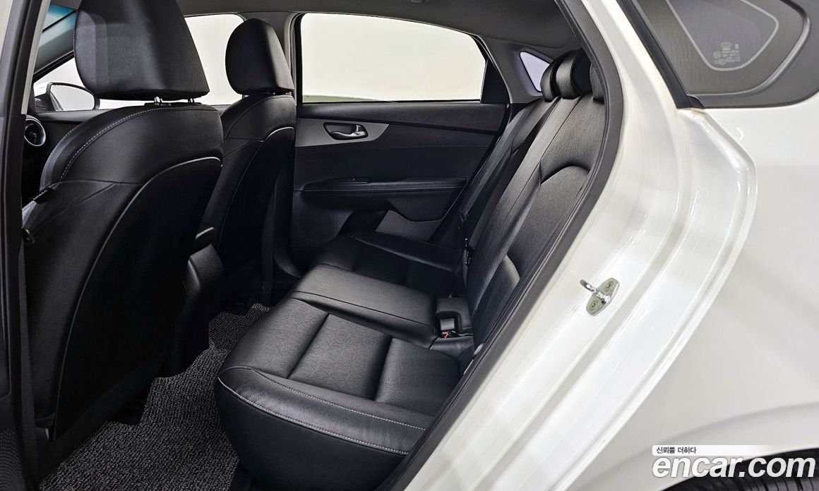 Kia K3 2nd Gen фото 12