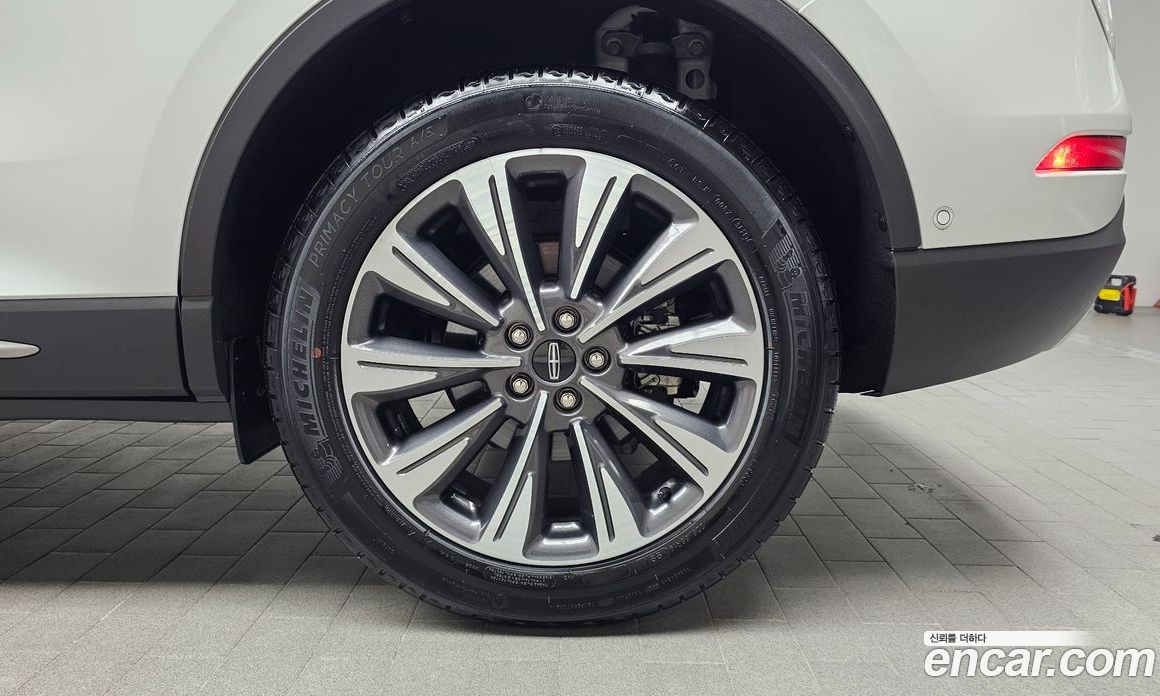 Lincoln Corsair фото 21