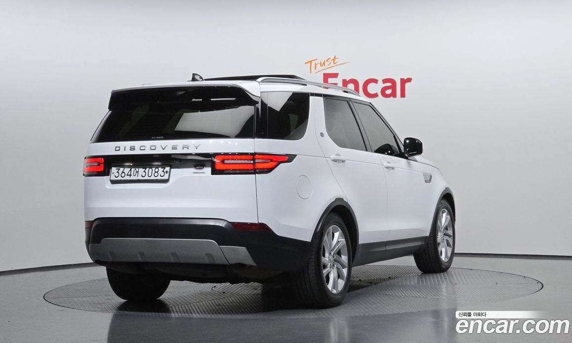 Land Rover Discovery 5 фото 2