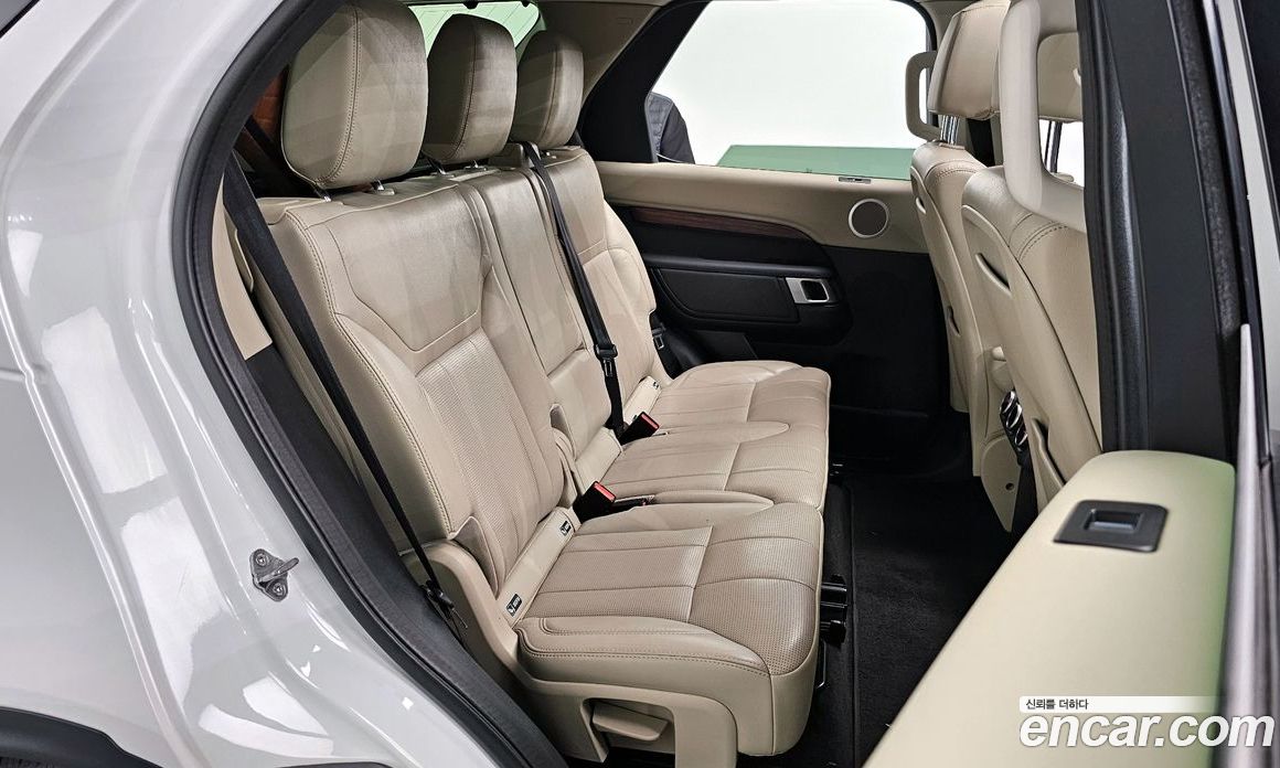 Land Rover Discovery 5 фото 11