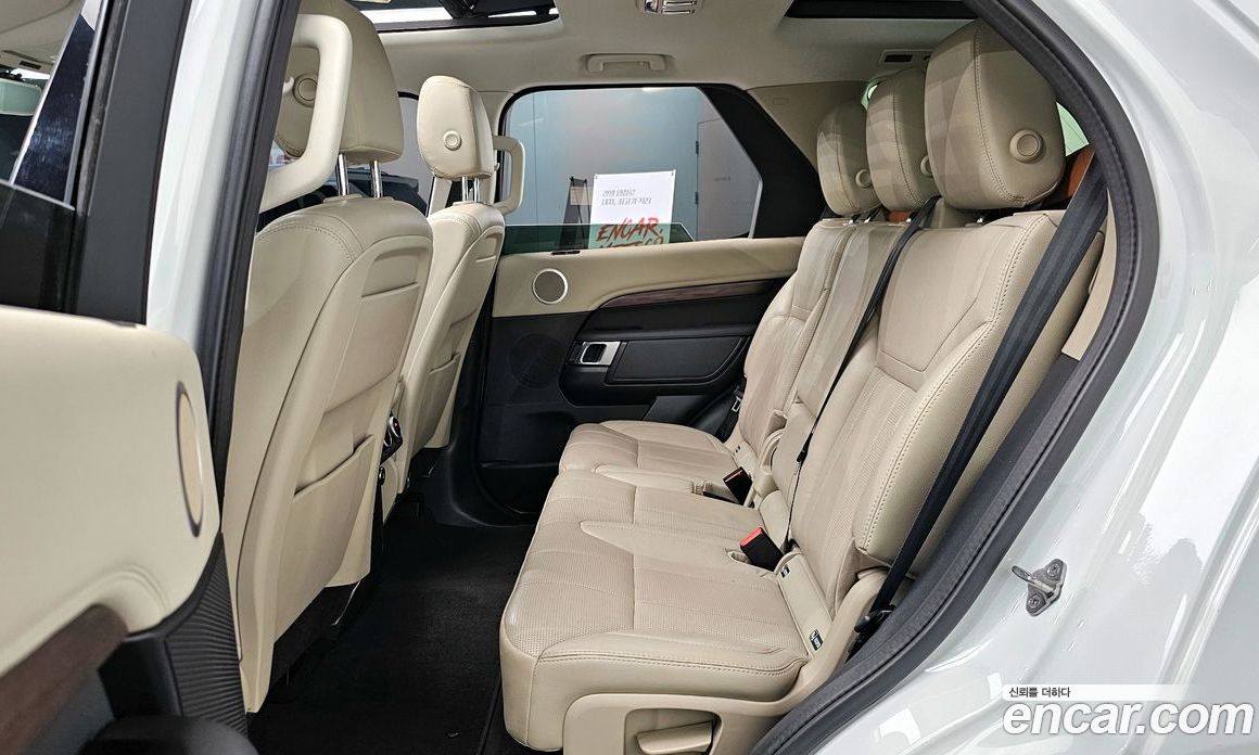 Land Rover Discovery 5 фото 12