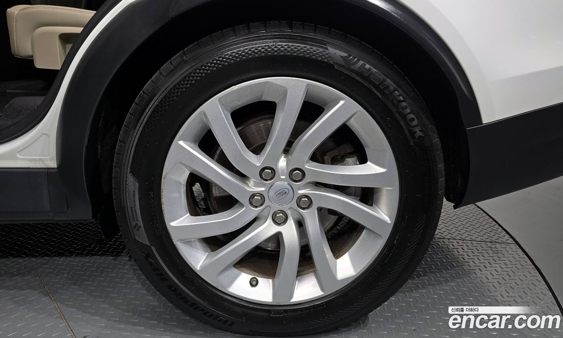 Land Rover Discovery 5 фото 21