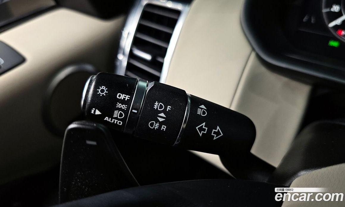 Land Rover Discovery 5 фото 29
