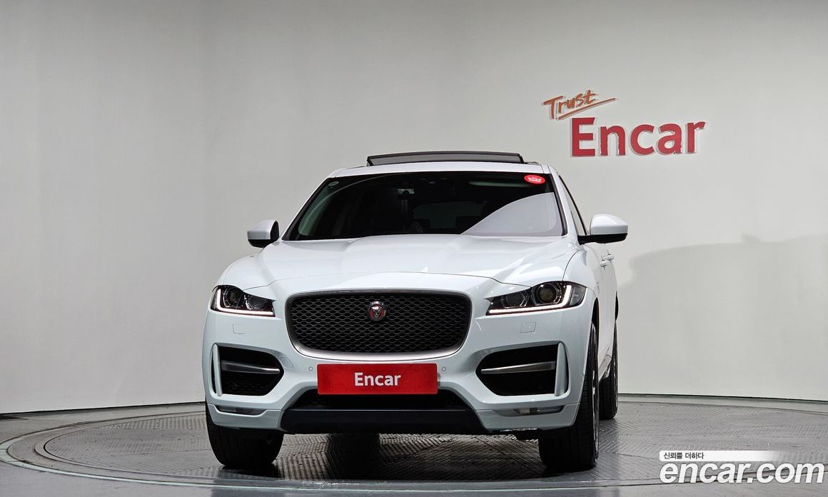 Jaguar F-PACE фото 3