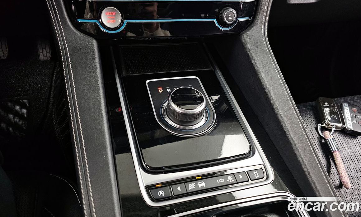 Jaguar F-PACE фото 9