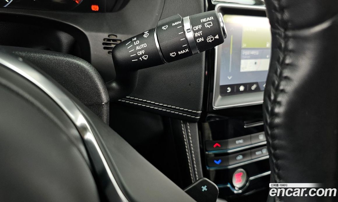 Jaguar F-PACE фото 14