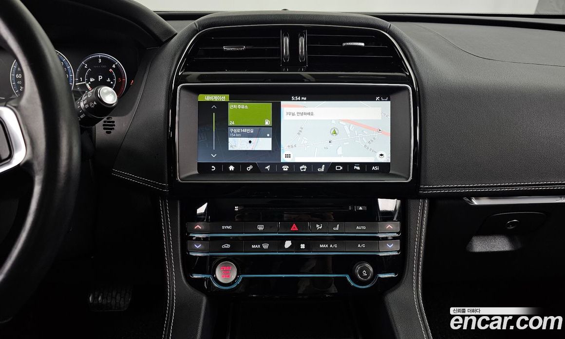 Jaguar F-PACE фото 15