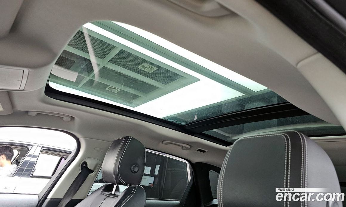 Jaguar F-PACE фото 19